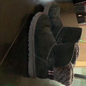 Black Ugg boots